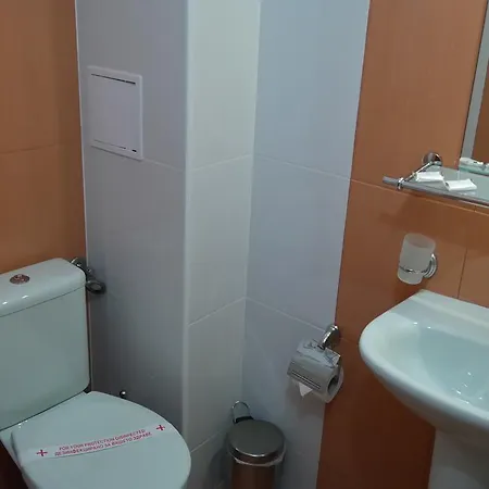 Otel Tanya 3*